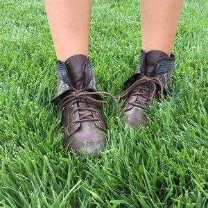 Brown leather/ flannel laced up boots